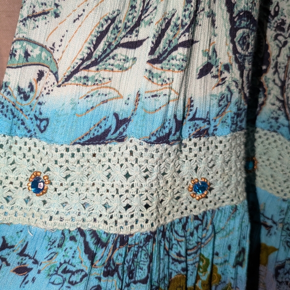 Elegant Paisley Maxi Skirt in Blue and Black - Picture 2 of 4